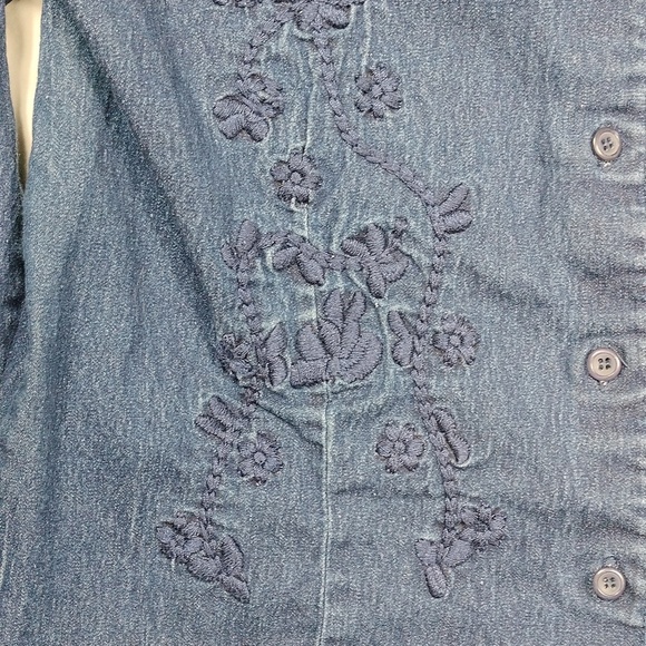 Faded Glory Womens Blue Denim Embroidered Button-Up Shirt - Picture 4 of 10